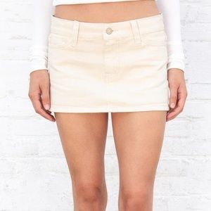 Brandy Melville- Malia mini skirt